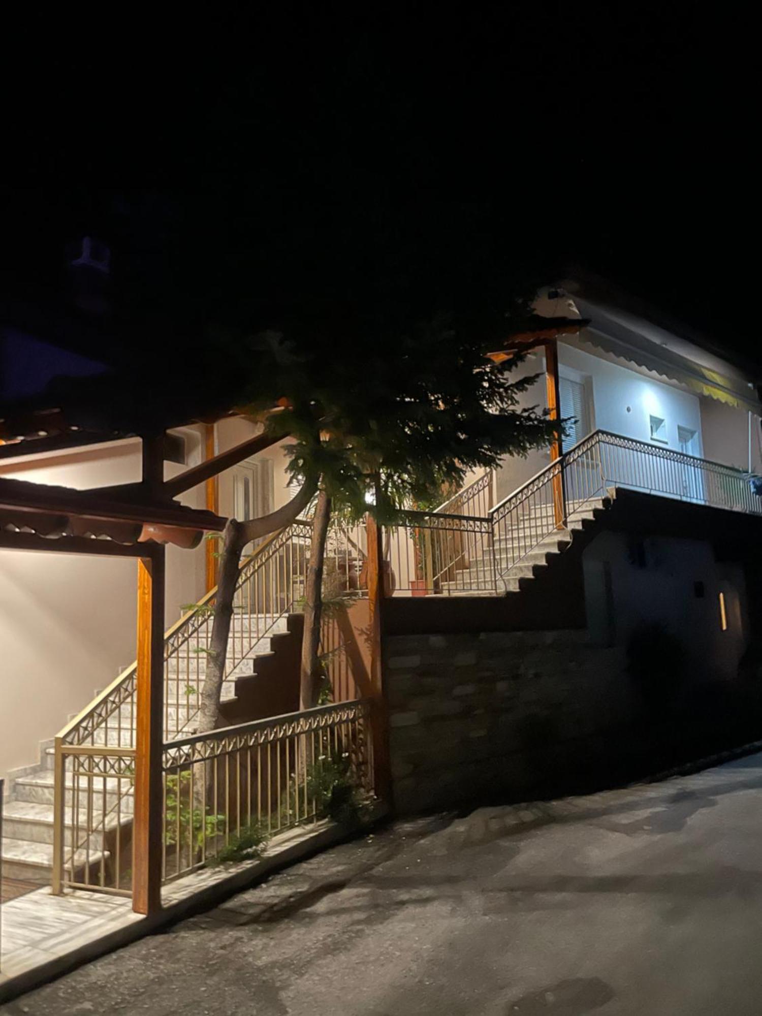Voras Apartments Loutraki  Bagian luar foto