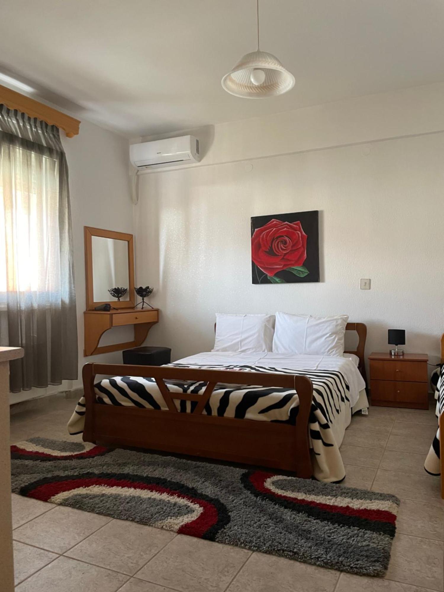 Voras Apartments Loutraki  Bagian luar foto