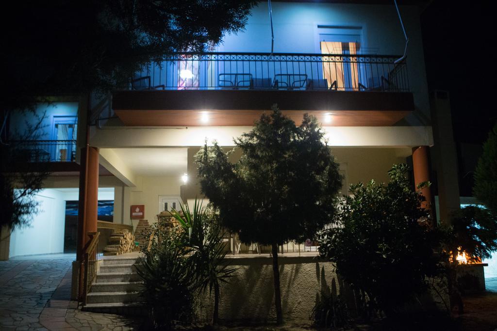 Voras Apartments Loutraki  Bagian luar foto